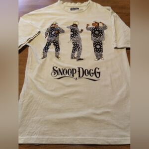 Snoop Dogg Three Dancing Snoops Dogg Supply 04/10/23 Cream Small T-Shirt